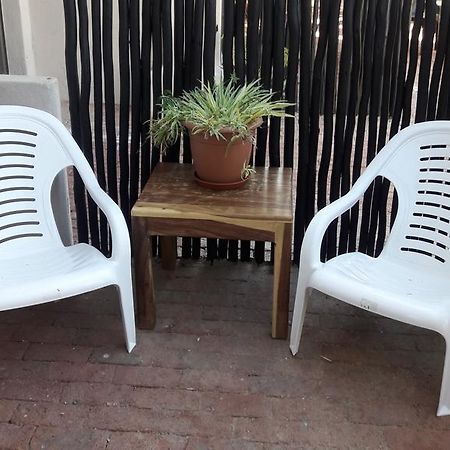 Self-Catering Studio, Unit 6 On Krupp Windhoek Bagian luar foto