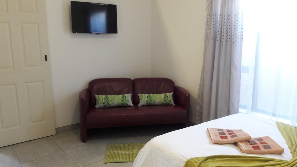 Self-Catering Studio, Unit 6 On Krupp Windhoek Bagian luar foto